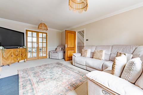 24 Cotmer Road, Lowestoft, NR33 9PW
