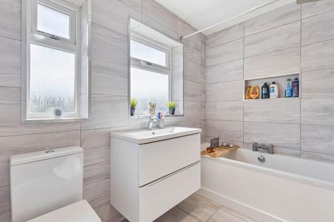 39 Westways, Wrenthorpe, Wakefield, WF2 0TE