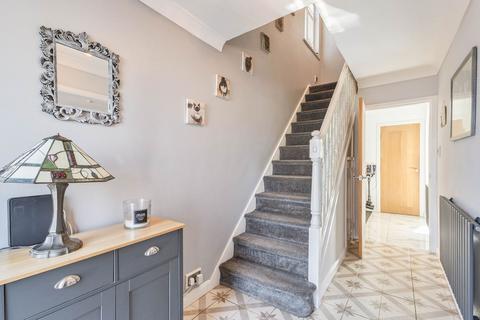 39 Westways, Wrenthorpe, Wakefield, WF2 0TE