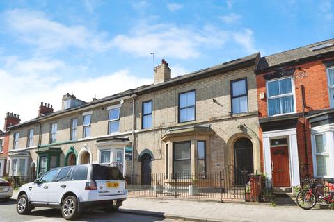 6 bedroom terraced house for sale, Coltman Street, Hull, East Riding of Yorkshire, HU3 2SF