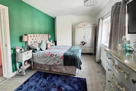 22 Oakmoor Road, Moorends, Doncaster, DN8 4ND