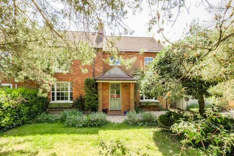 4 Bletchley Road, Shenley Brook End, Milton Keynes, MK5 7AD