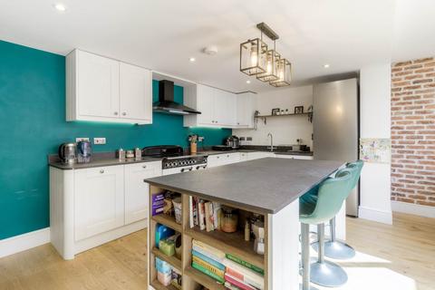 4 Bletchley Road, Shenley Brook End, Milton Keynes, MK5 7AD