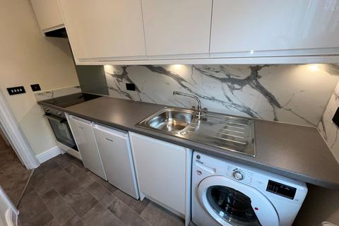 2 bedroom flat to rent, Foots Cray High Street, Cray Buildings Foots Cray High Street, DA14