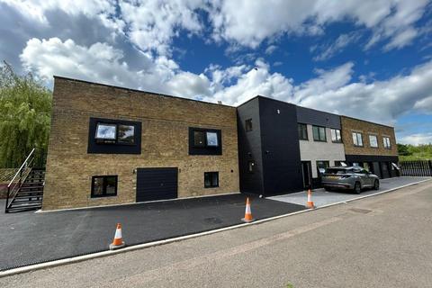 Property to rent - Mill Lane, Hertford SG14