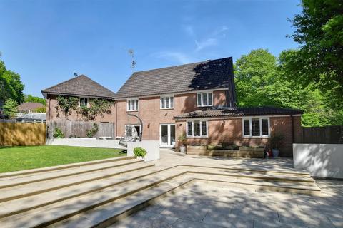 100 Colonel Stephens Way, Tenterden, TN30 6EZ