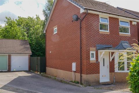 45 Caistor Close, Manchester, M16 8NW