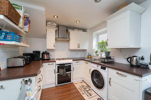 45 Caistor Close, Manchester, M16 8NW