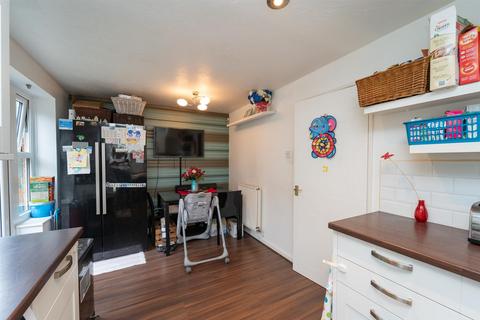 45 Caistor Close, Manchester, M16 8NW