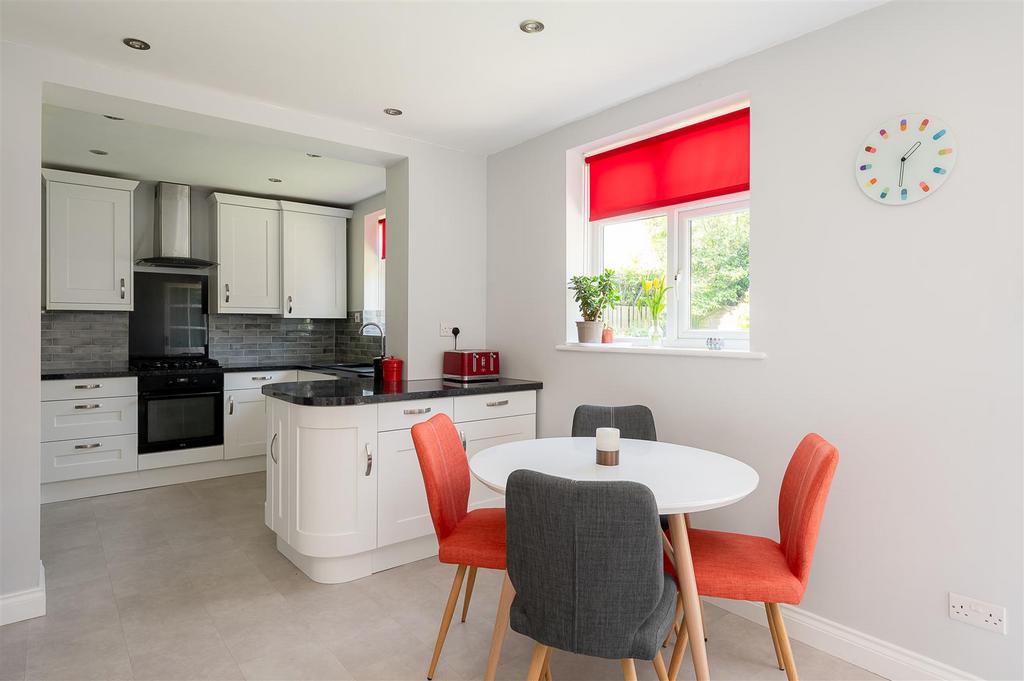 Open plan kitchen / diner
