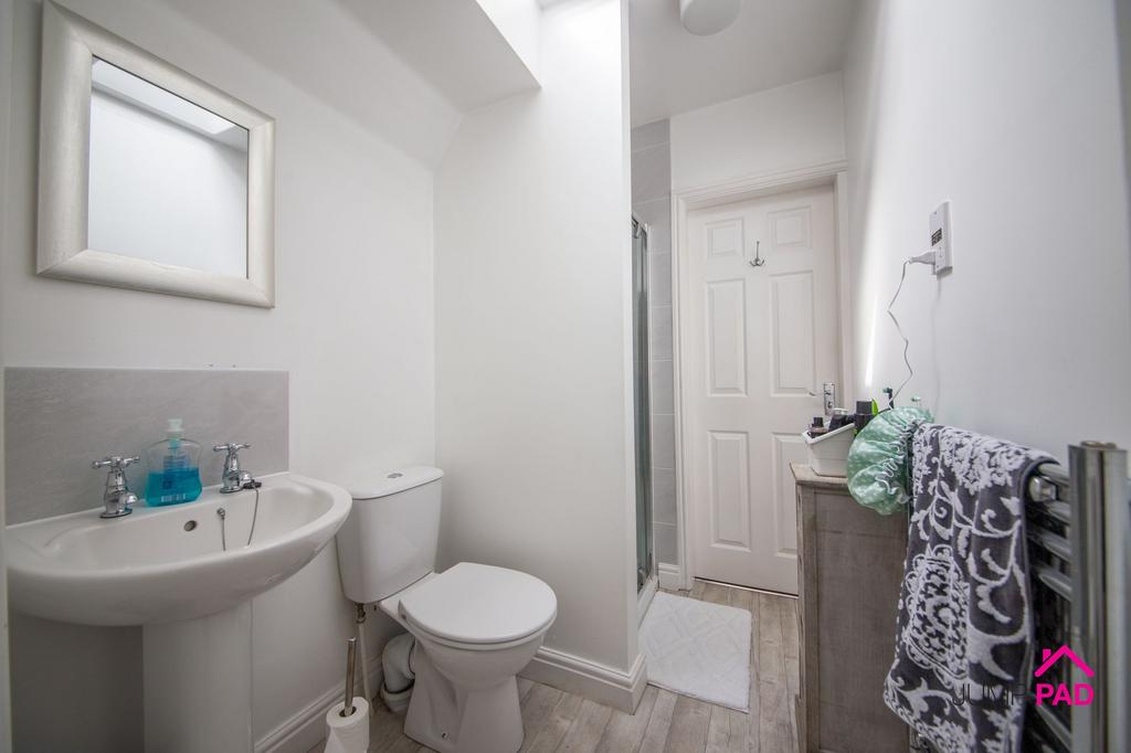 Jack-Jill Shower Room