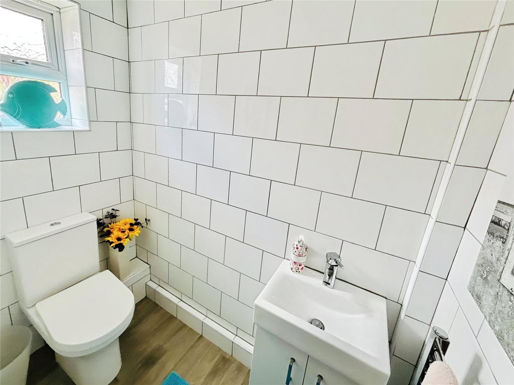 Cloakroom/Wc