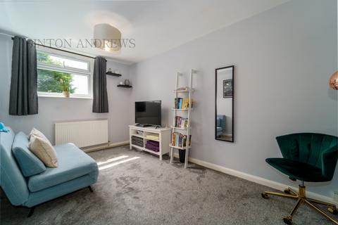 70 Langham Gardens, London, W13 8PZ