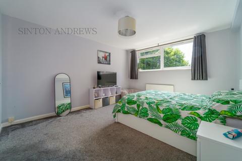 70 Langham Gardens, London, W13 8PZ