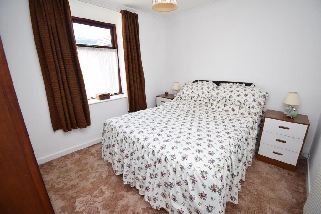Bedroom 2.JPG