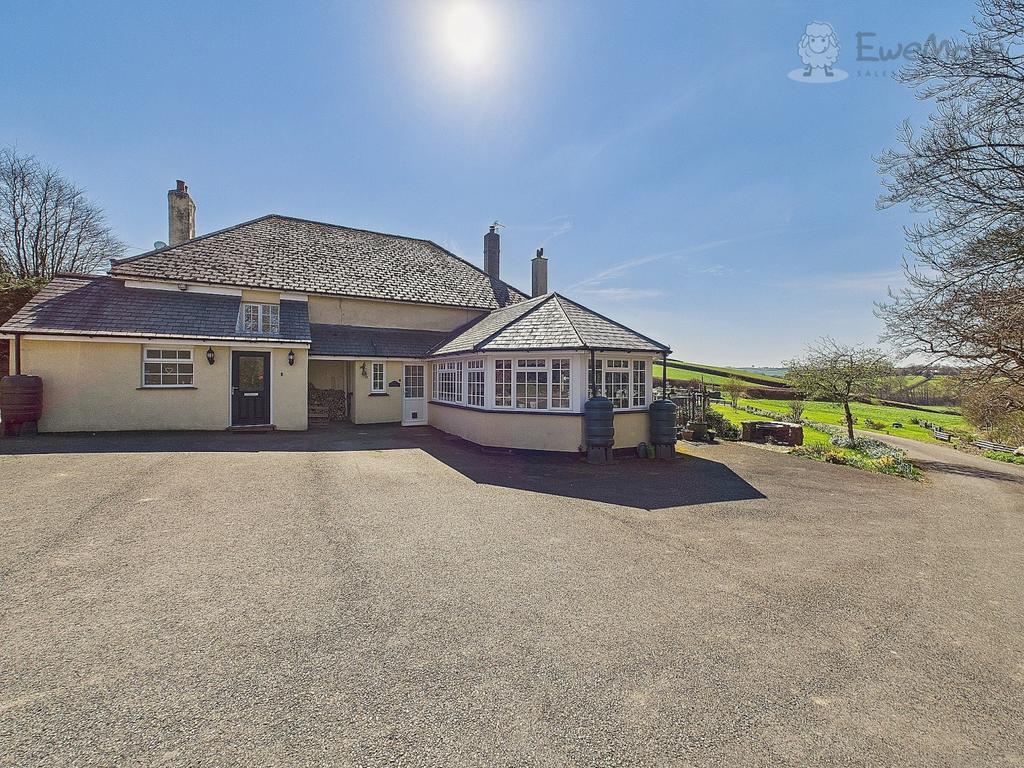 Ewe Move South Molton - Pollards Farm - External Ga