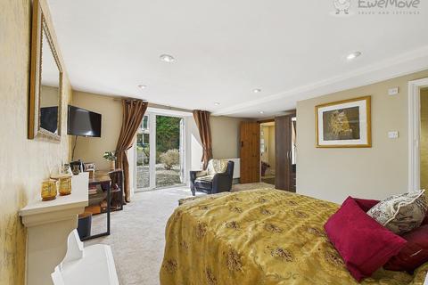 Pollards Farm Exeter Road, South Molton, EX36 4HX