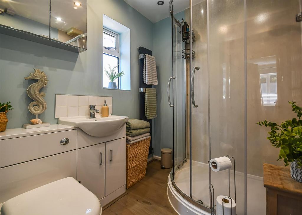 56 Meadow Lane-En Suite.jpg