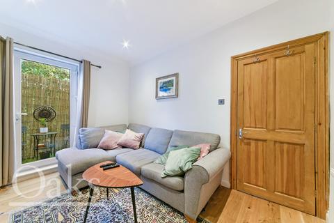 61 Apsley Road, London, SE25 4XT