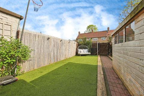 undefined, Burcott Garth, Hull, East Riding of Yorkshire, HU4 7LG