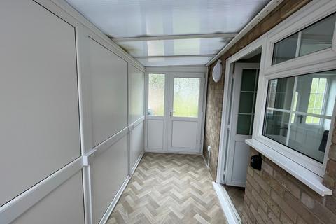 2 bedroom semi-detached bungalow to rent, Romsey Road, Bury St. Edmunds