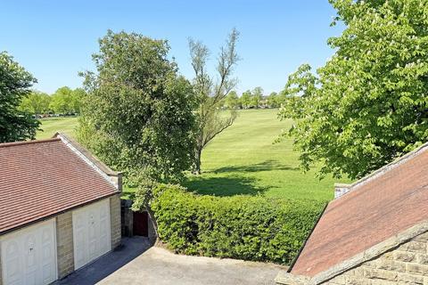Flat 3, Straysyde House Cavendish Avenue, Harrogate, HG2 8HX