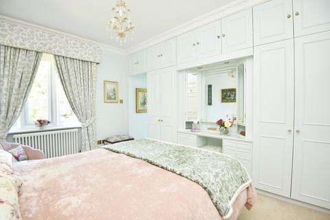Flat 3, Straysyde House Cavendish Avenue, Harrogate, HG2 8HX