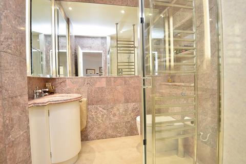 Flat 3, Straysyde House Cavendish Avenue, Harrogate, HG2 8HX