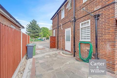 3 bedroom semi-detached house for sale, Waterbeach Road, Dagenham, Essex