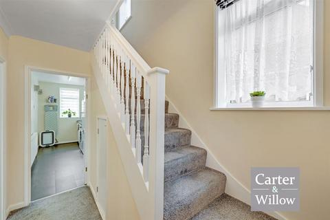 3 bedroom semi-detached house for sale, Waterbeach Road, Dagenham, Essex