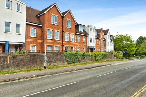 2 bedroom apartment to rent, Timberlake Court, Basingstoke RG21