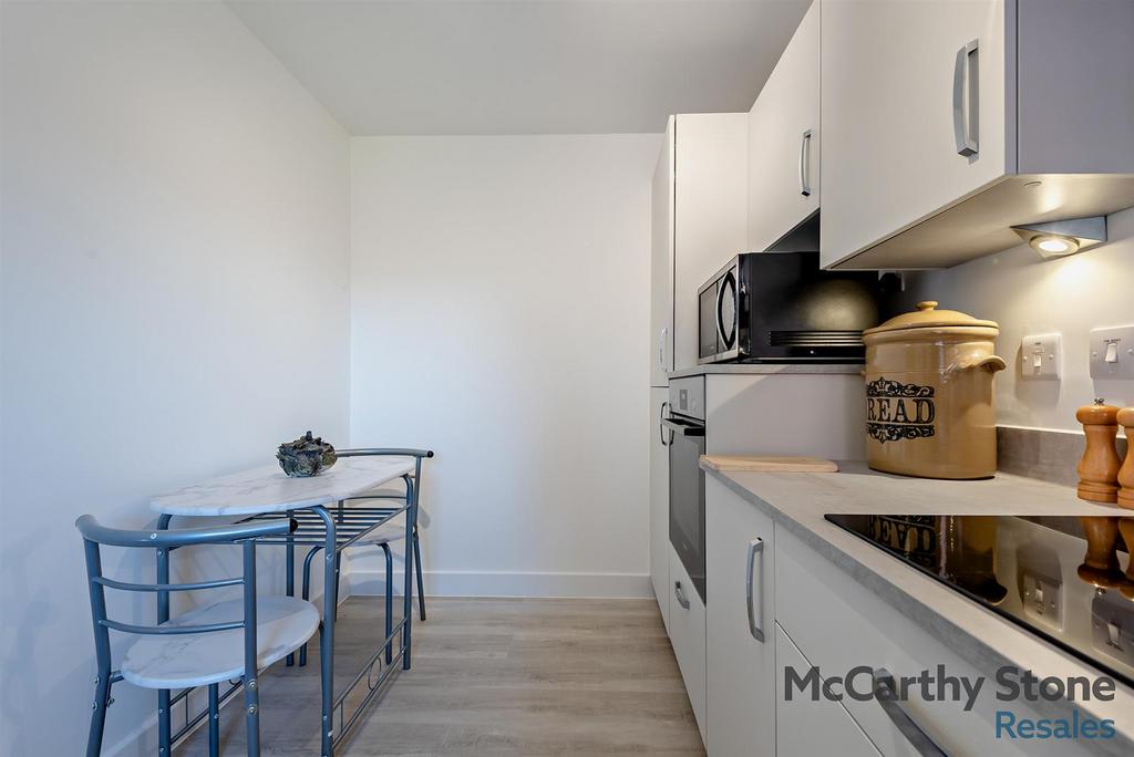 8645809-interior12-800.jpg