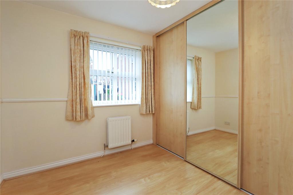 Bedroom 1 Pic 2