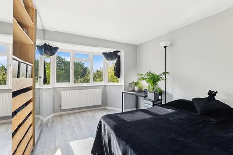 Flat 4, River View House Lower Ham Road, Kingston Upon Thames, KT2 5BA