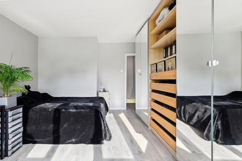 Flat 4, River View House Lower Ham Road, Kingston Upon Thames, KT2 5BA