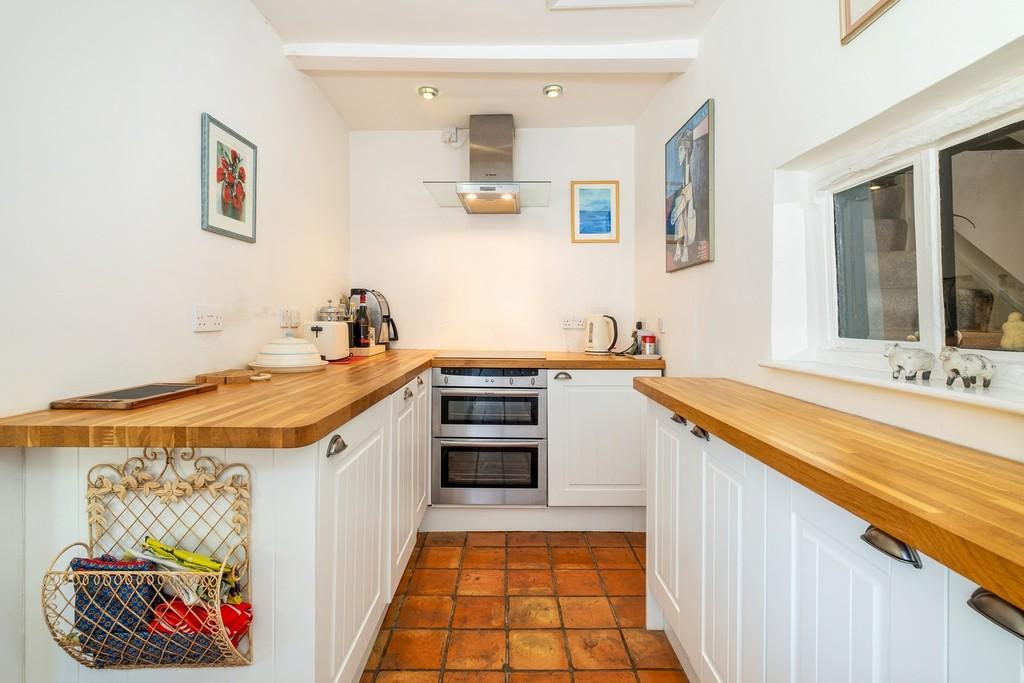 1440px-Neates Cottage-14