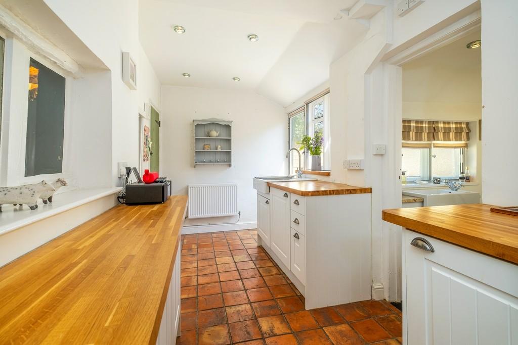 1440px-Neates Cottage-15