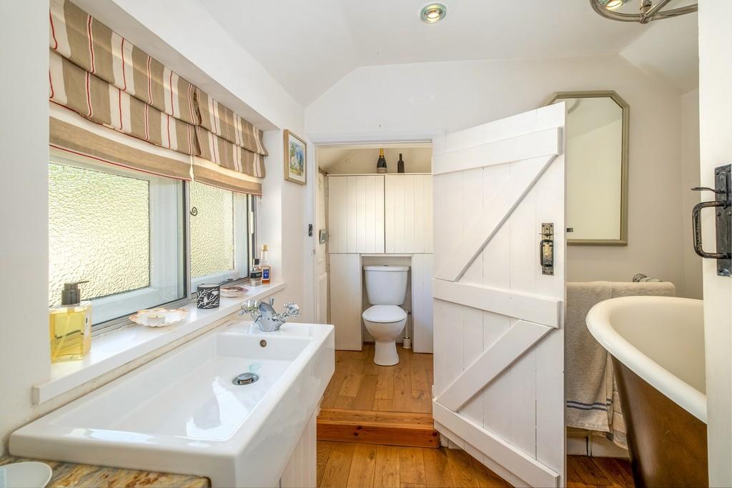 1440px-Neates Cottage-17