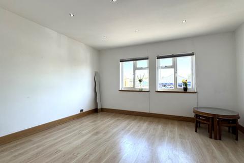 2 bedroom flat to rent, Park Road, Melton Mowbray