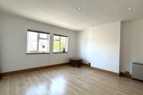 2 bedroom flat to rent, Park Road, Melton Mowbray