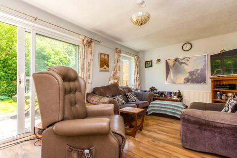 4 bedroom semi-detached house for sale, Ennerdale Road, Rushden NN10