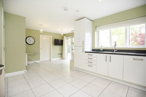 69 Croft Road, Atherstone, CV9 1HG