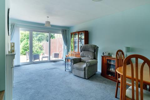 99 Columbia Drive, Lower Wick, Worcester, WR2 4EE