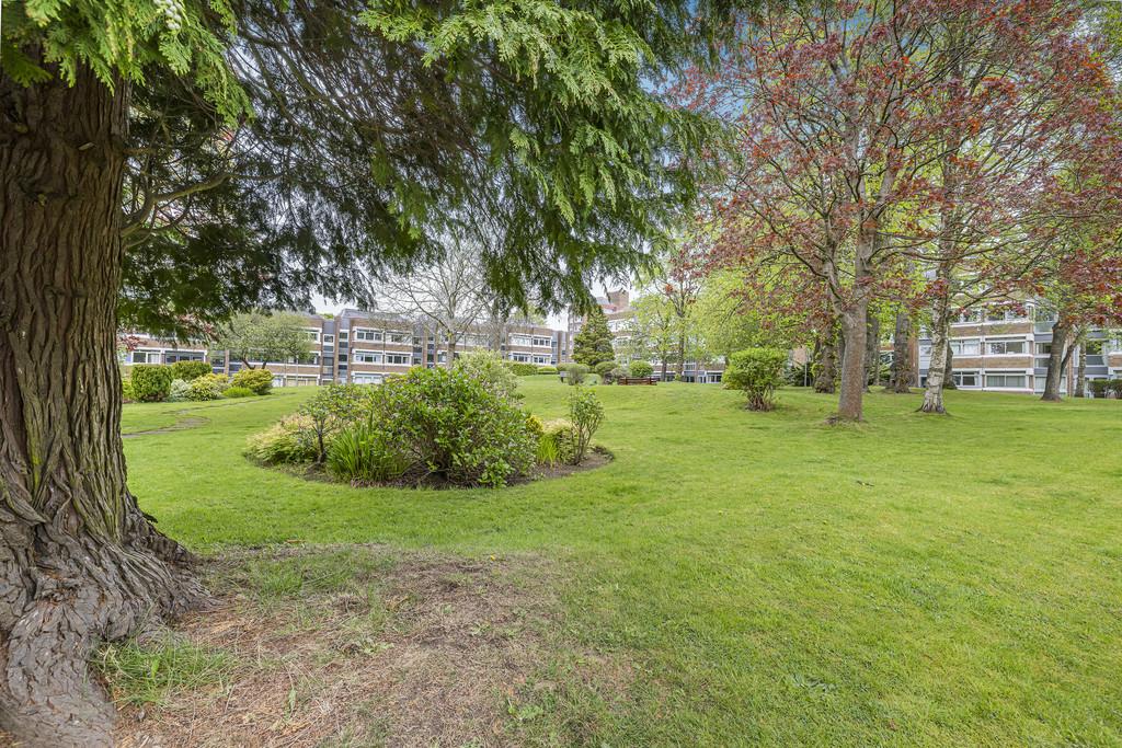 34-print-28 Lethington Avenue F33 18