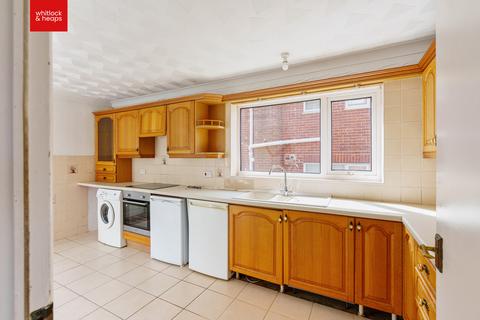 12 Alan Way, Brighton, BN2 5PF
