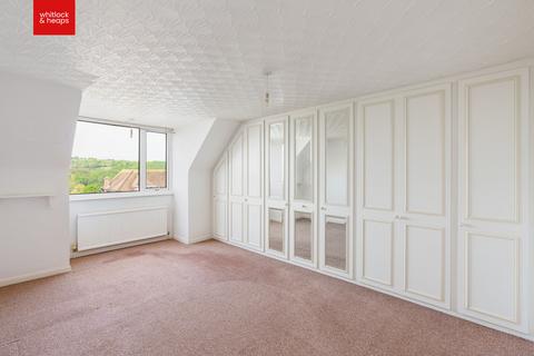 12 Alan Way, Brighton, BN2 5PF