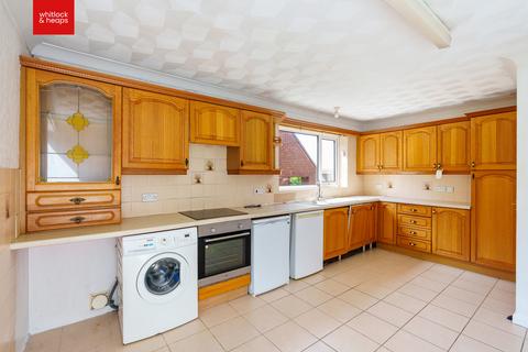 12 Alan Way, Brighton, BN2 5PF