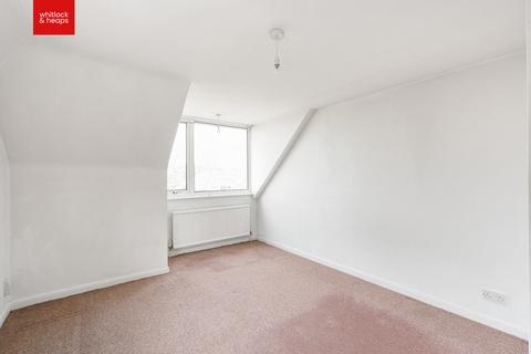 12 Alan Way, Brighton, BN2 5PF