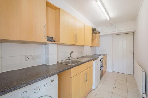 Studio to rent, Upper Bristol Road