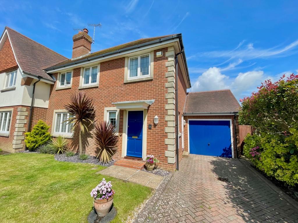 5 Cleeves Way Front